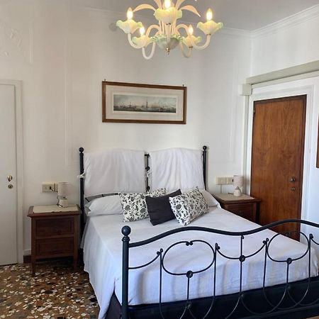 ונציה B&B Al Teatro With Canal View מראה חיצוני תמונה