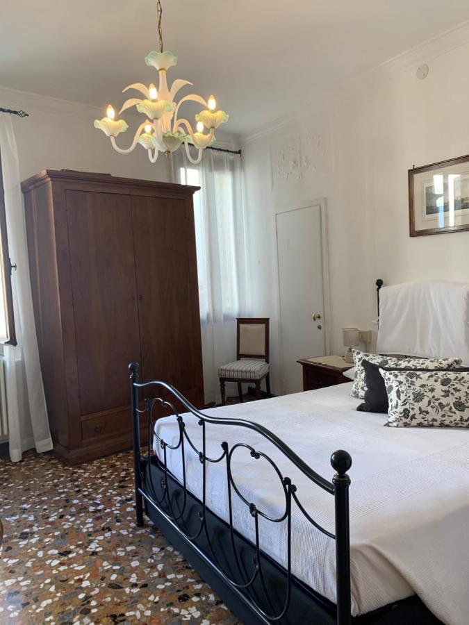 ונציה B&B Al Teatro With Canal View מראה חיצוני תמונה