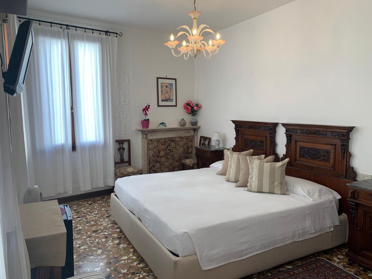 ונציה B&B Al Teatro With Canal View מראה חיצוני תמונה