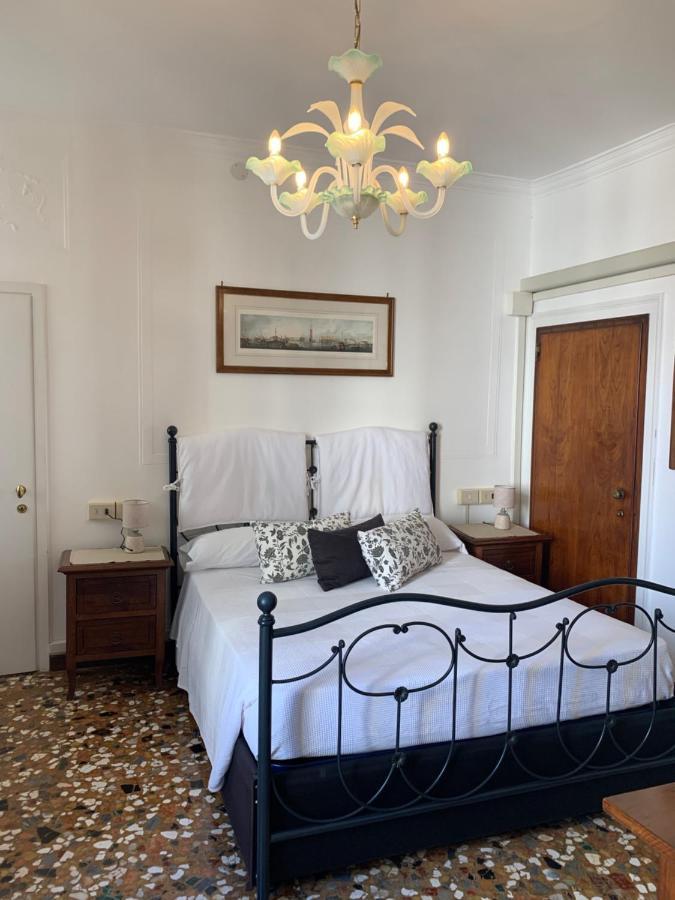 ונציה B&B Al Teatro With Canal View מראה חיצוני תמונה