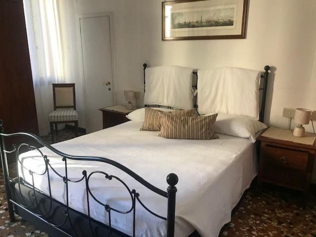 ונציה B&B Al Teatro With Canal View מראה חיצוני תמונה